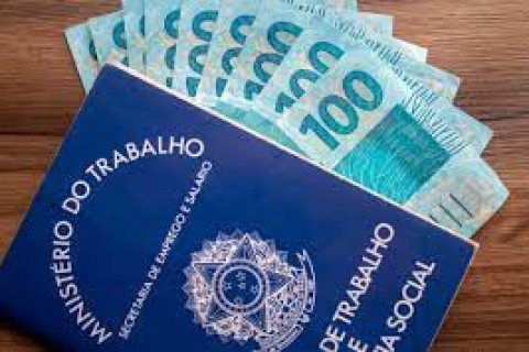 Governo reajusta salário mínimo para R$ 1.412,00